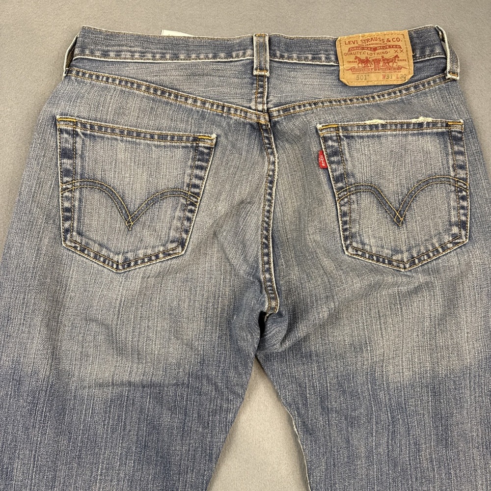 Y2K LEVIS 501xx Jeans Men 31X30 MEDIUM Wash Blue Distress Button